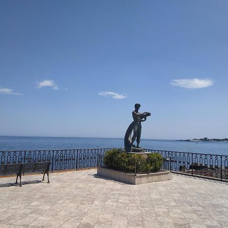 Suite Sul Mare Giardini Naxos Luaran gambar
